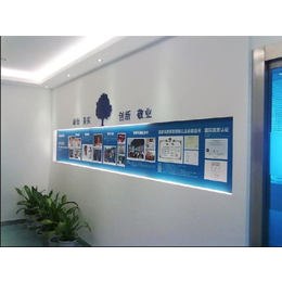 廣告制作的多維應(yīng)用 園湖路形象墻、樹信廣告與會(huì)所形象墻